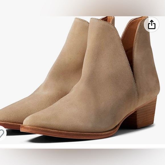 Free People Charm double V suede booties 38.5 NWOT - Picture 1 of 12